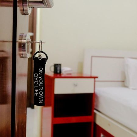 Zulfina Homestay Syariah Mitra Reddoorz Бануванги Екстериор снимка
