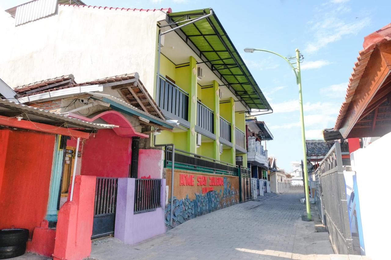 Zulfina Homestay Syariah Mitra Reddoorz Бануванги Екстериор снимка